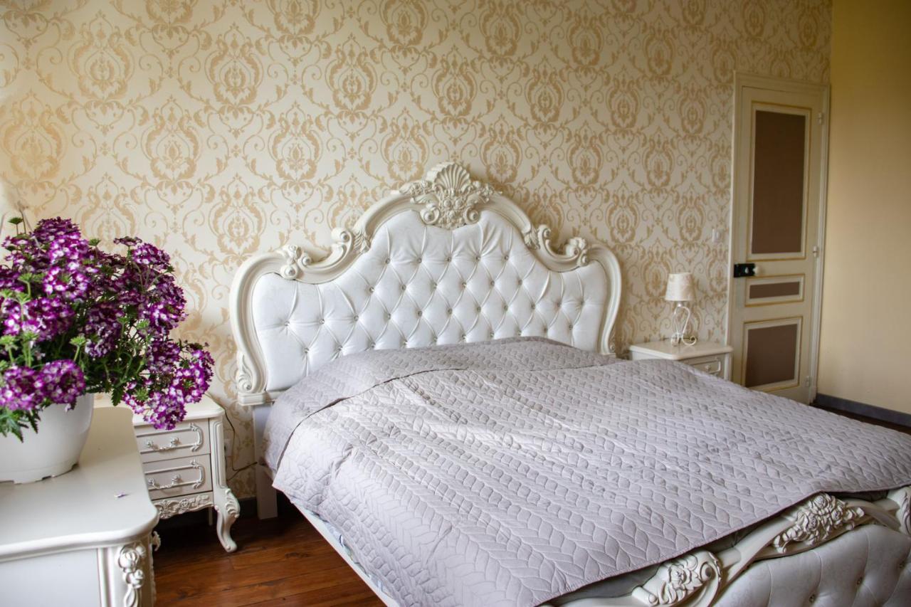 Le Pavillon De St Agnan Hotel Hautefort ภายนอก รูปภาพ