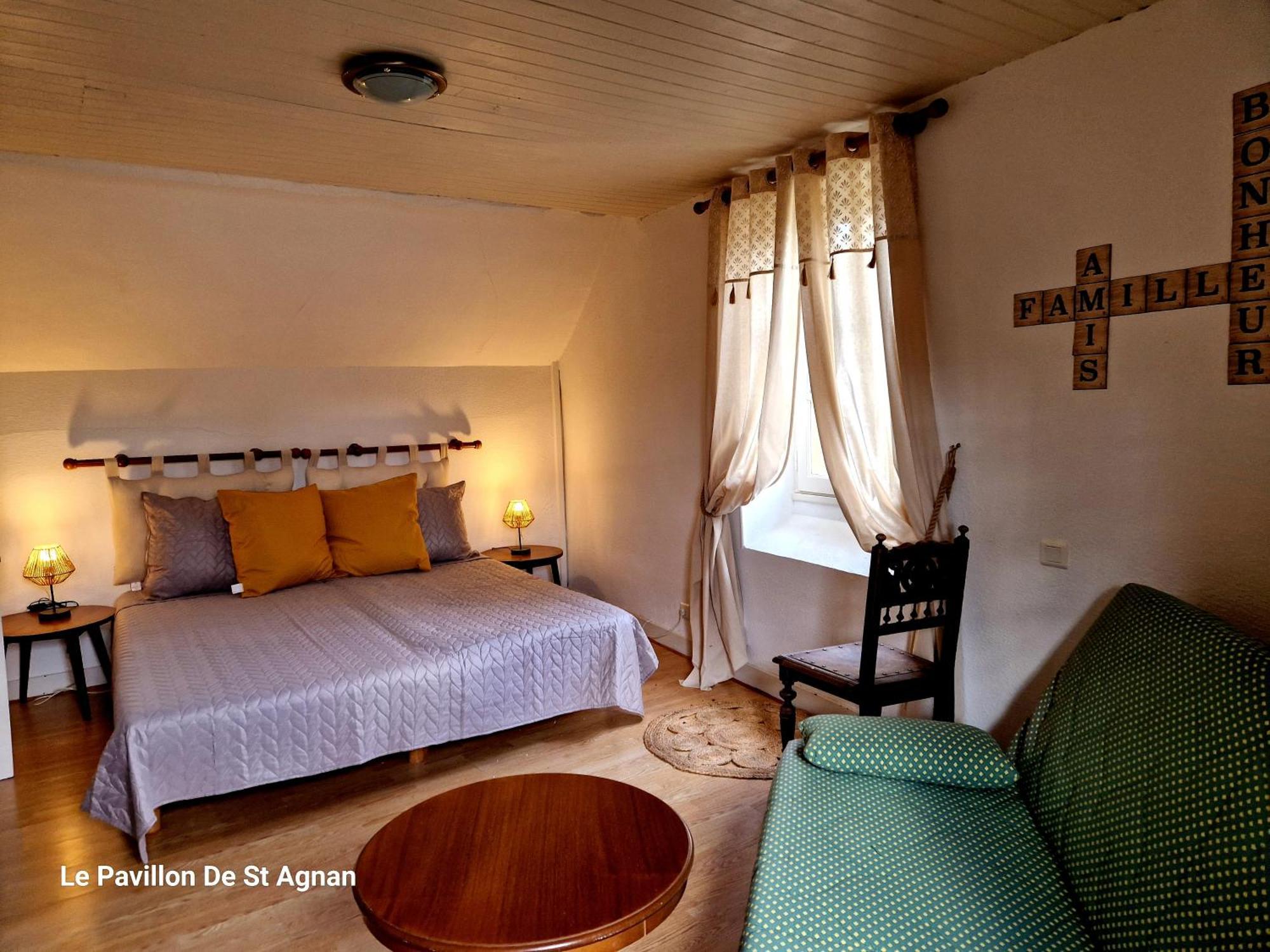 Le Pavillon De St Agnan Hotel Hautefort ภายนอก รูปภาพ
