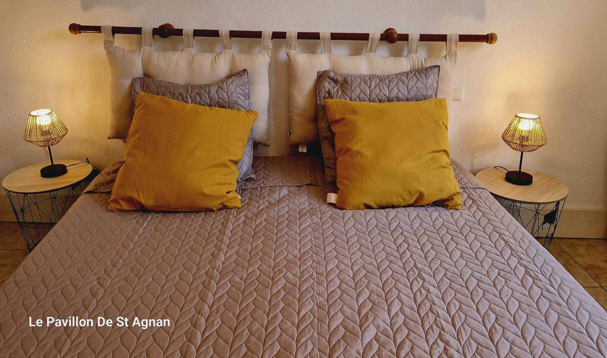 Le Pavillon De St Agnan Hotel Hautefort ภายนอก รูปภาพ