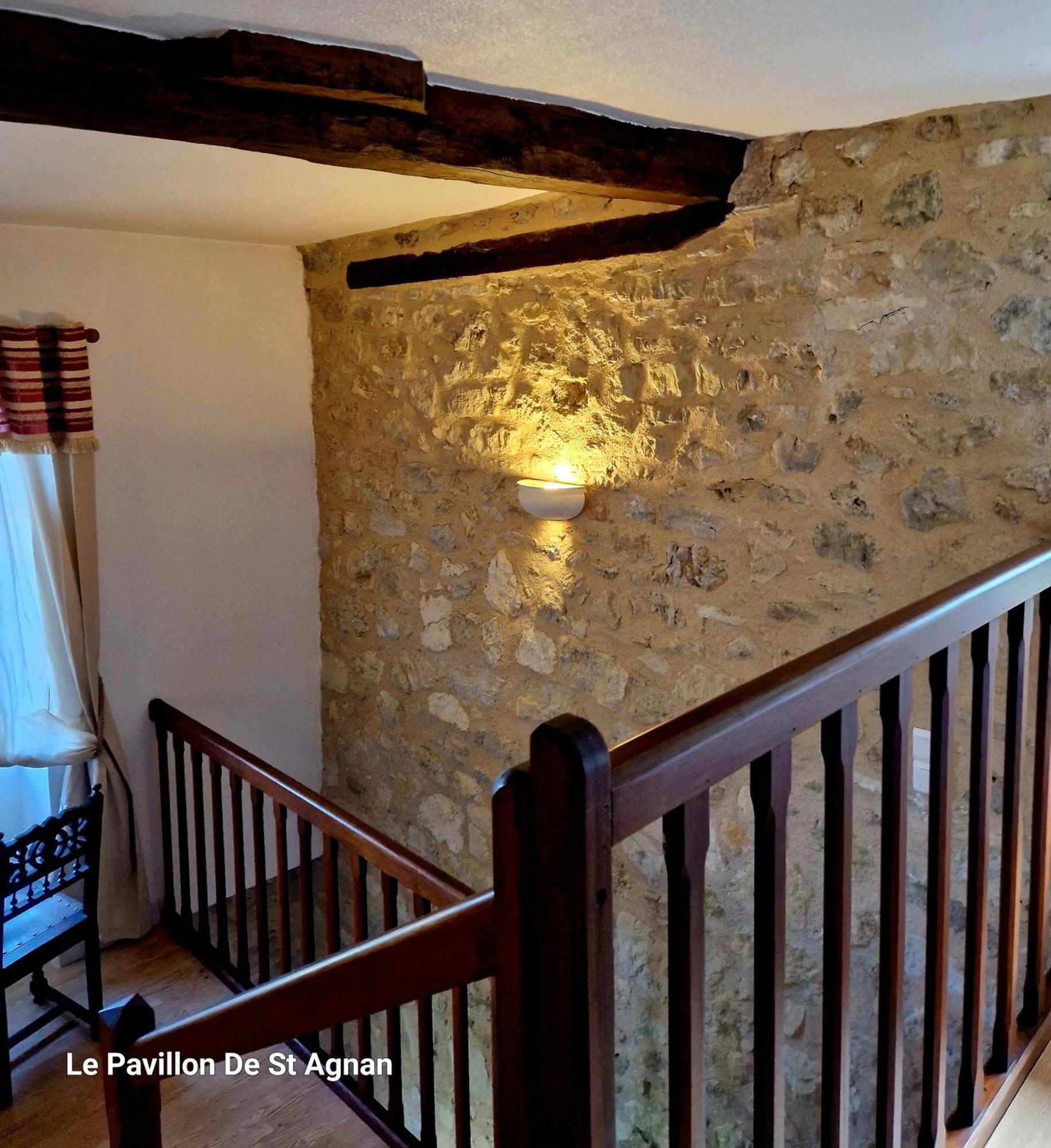 Le Pavillon De St Agnan Hotel Hautefort ภายนอก รูปภาพ