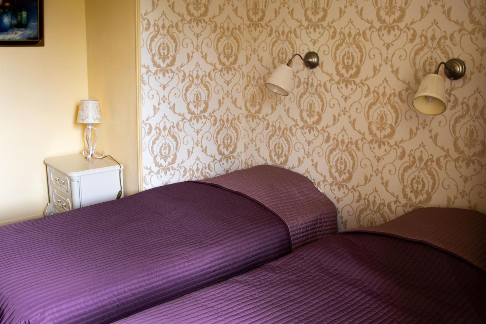 Le Pavillon De St Agnan Hotel Hautefort ภายนอก รูปภาพ