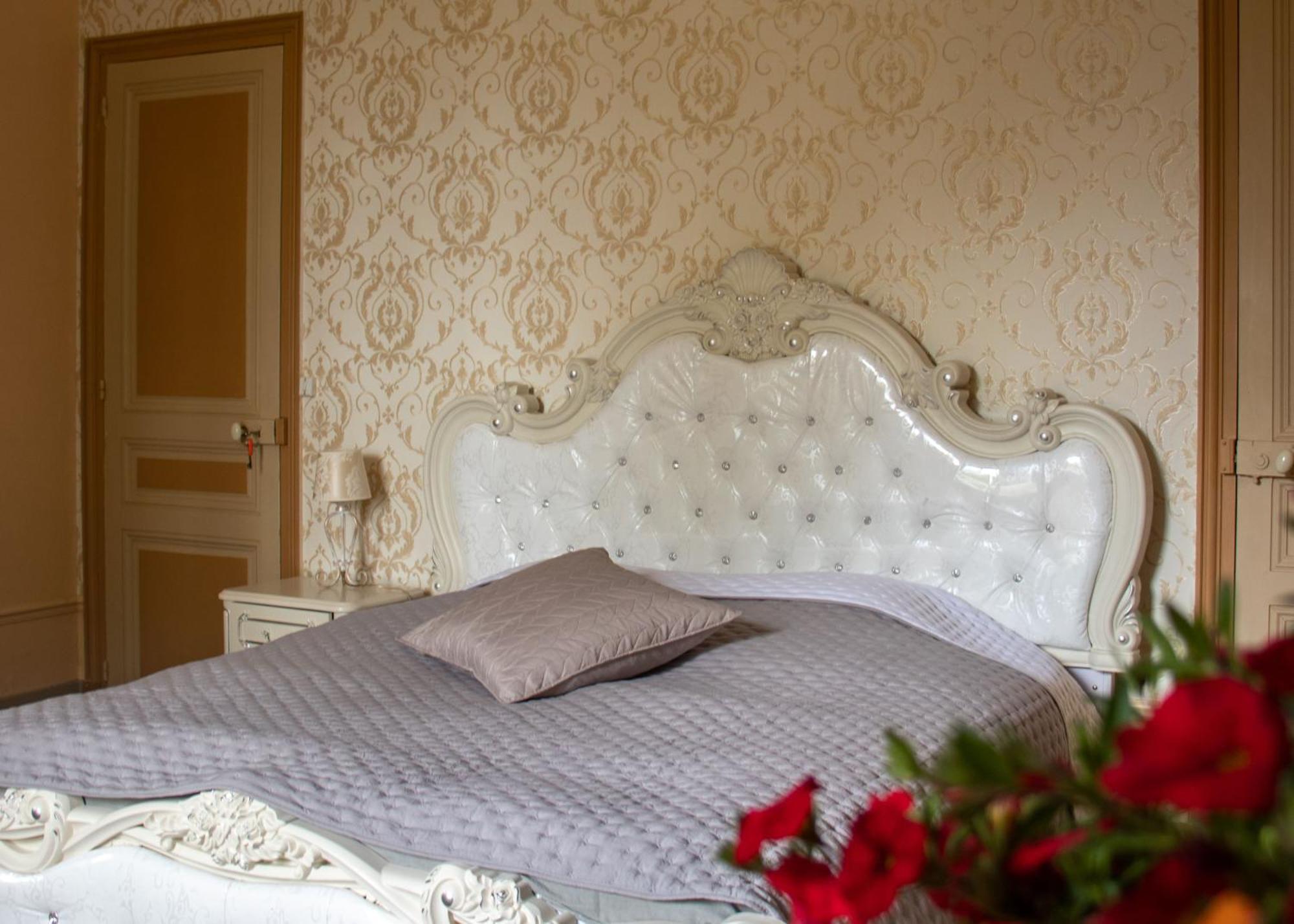 Le Pavillon De St Agnan Hotel Hautefort ภายนอก รูปภาพ