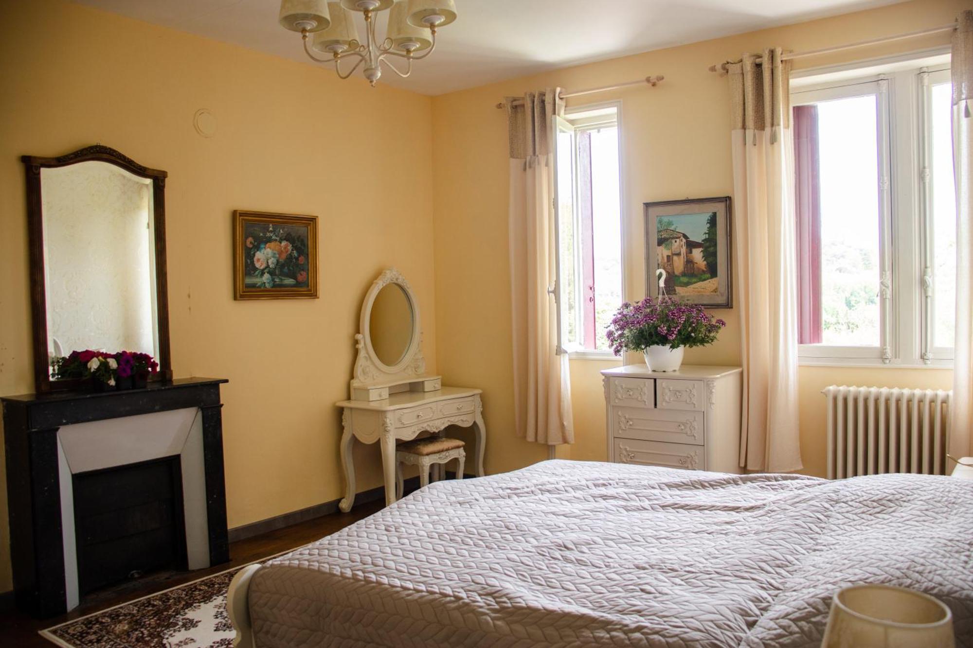 Le Pavillon De St Agnan Hotel Hautefort ภายนอก รูปภาพ