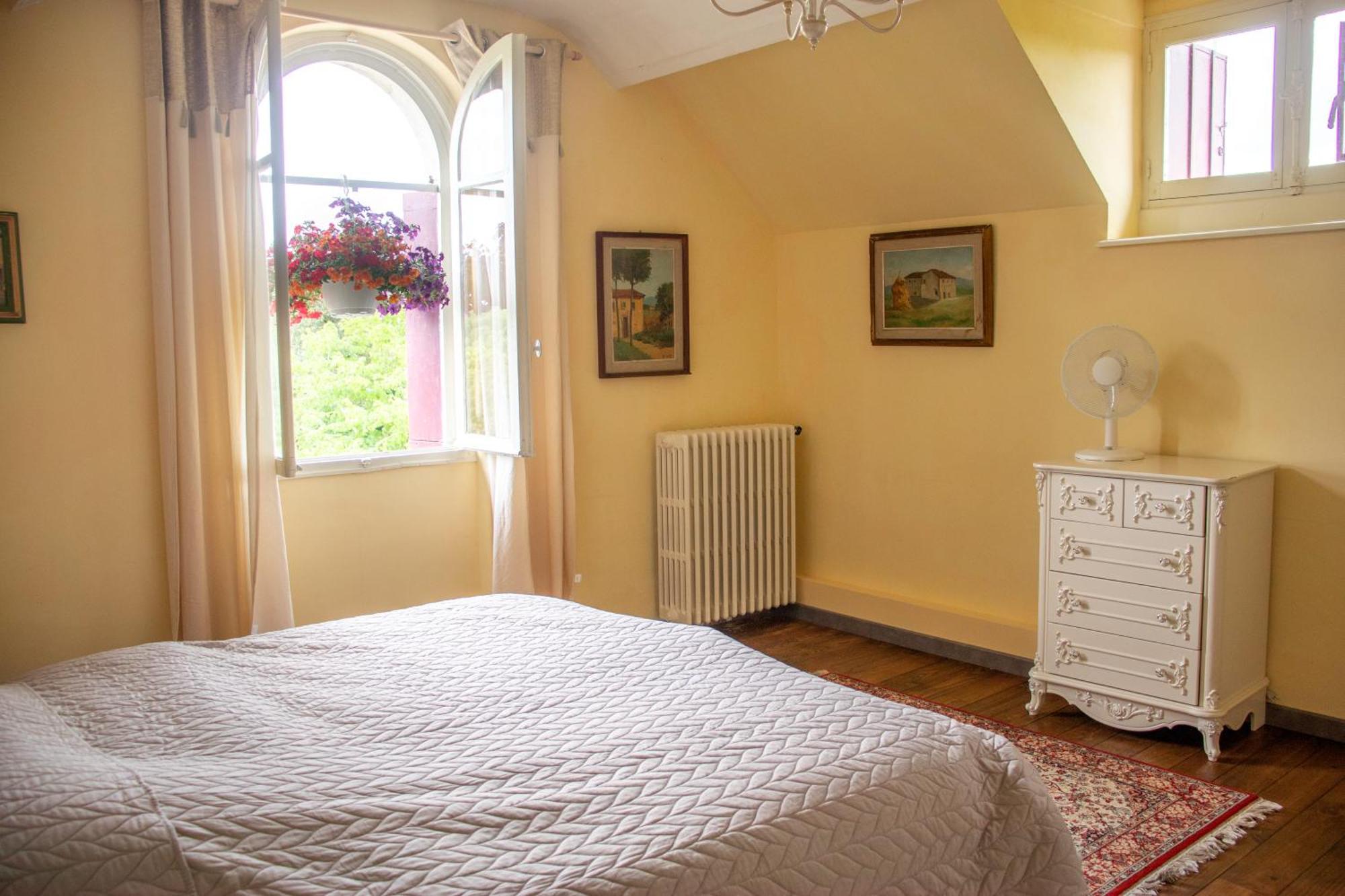 Le Pavillon De St Agnan Hotel Hautefort ภายนอก รูปภาพ