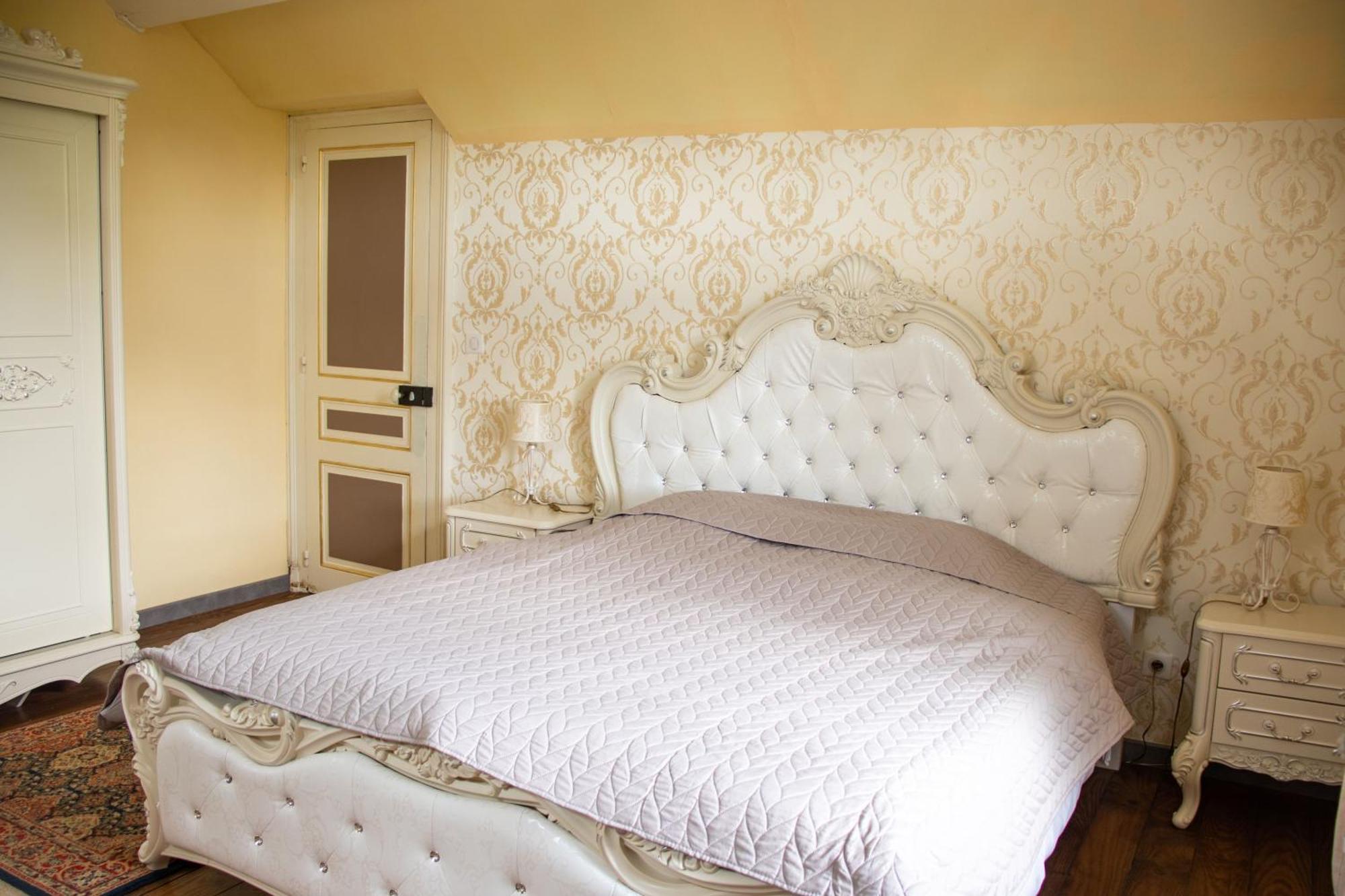 Le Pavillon De St Agnan Hotel Hautefort ภายนอก รูปภาพ